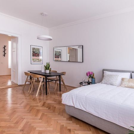 New Design Apt - Central Location Wenceslas Square براغ المظهر الخارجي الصورة